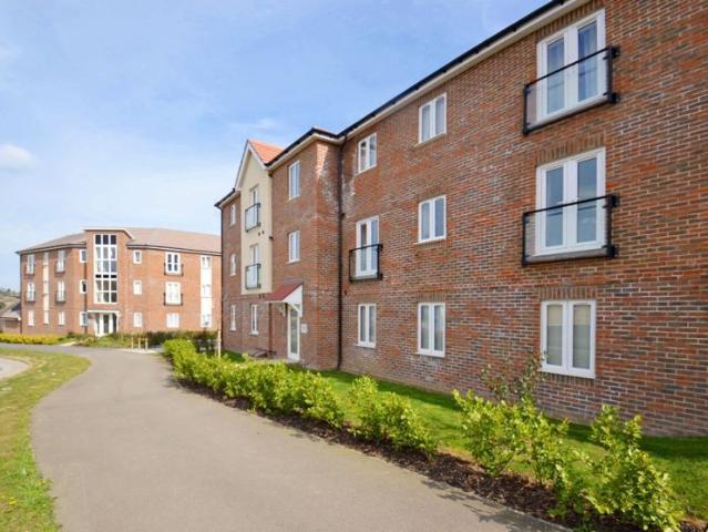 Thistle Hill Way, Sheerness ME12, 2 bed flat to rent, £1,050 pcm | PrimeLocation