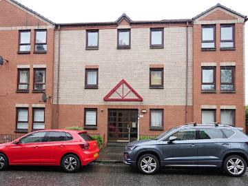 Thistle Street, Kirkintilloch, Glasgow G66, 2 bed flat to rent, £850 pcm | PrimeLocation