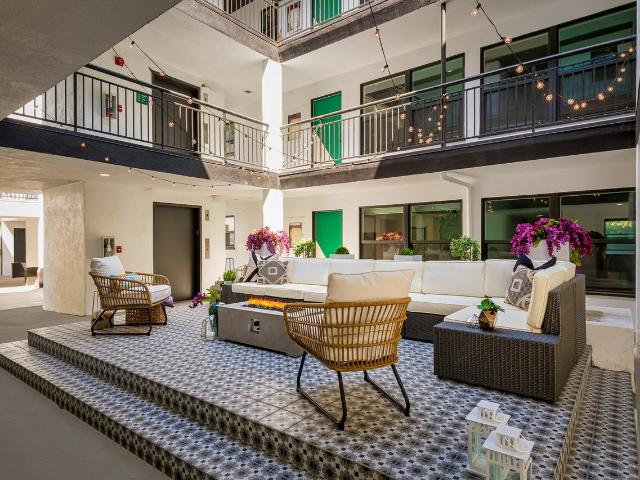 Thistle Studio Apartment for Rent at 262 N Los Robles Ave, Pasadena, CA 91101 Downtown Pasadena