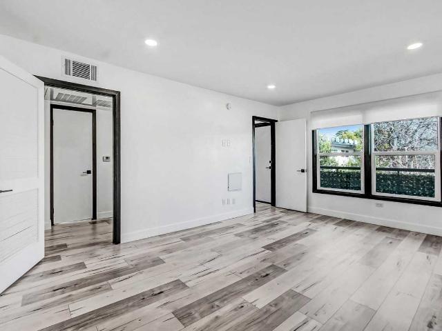 Thistle Studio Apartment for Rent at 262 N Los Robles Ave, Pasadena, CA 91101 Downtown Pasadena