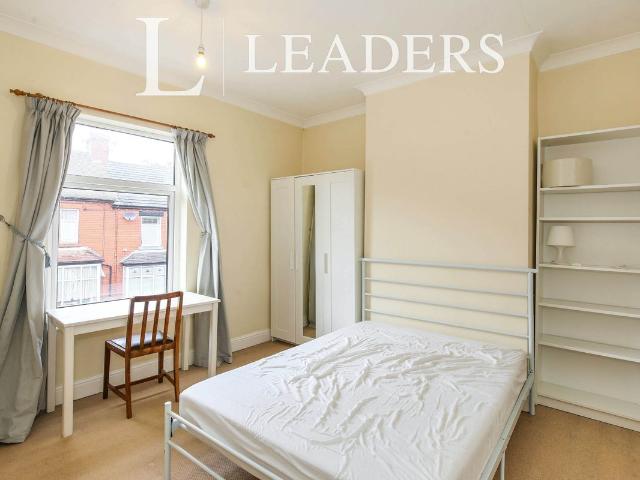 Thistleberry Avenue, Newcastle ST5, 1 bed terraced house to rent, £400 pcm | PrimeLocation