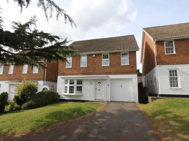 Thistlemead, Chislehurst, BR7 4 bed detached house to rent £2,975 pcm £687 pw