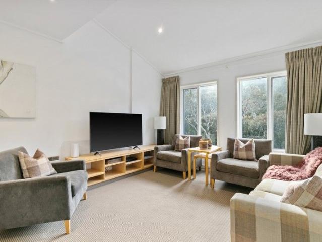 Thredbo Alpine Apartment 605: Luxury Ski Getaway Architect Redesigned with Breathtaking Views