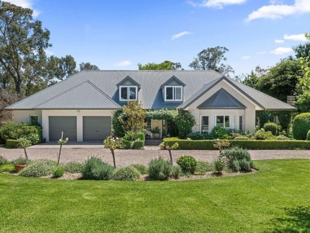 Three and a Half Acres, Two Homes In The Heart of Burradoo