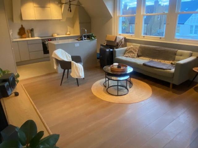 Three bed modern furnished flat in London