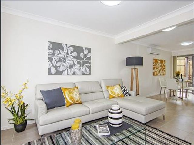 Three Bed Townhouse in Great Location