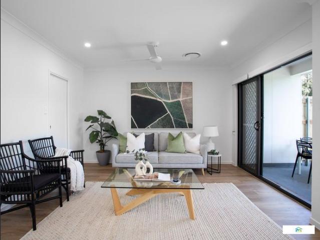 Three Bedroom Modern Townhome with Ducted A/C