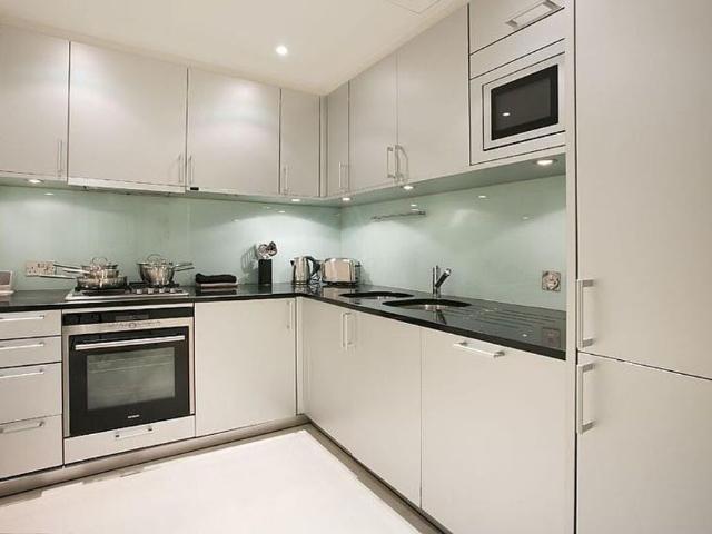 Three bedroom apartment to rent in Knightsbridge, SW7