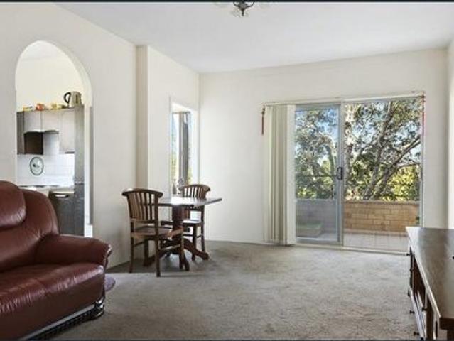 Three Bedroom apartment with lock up garage