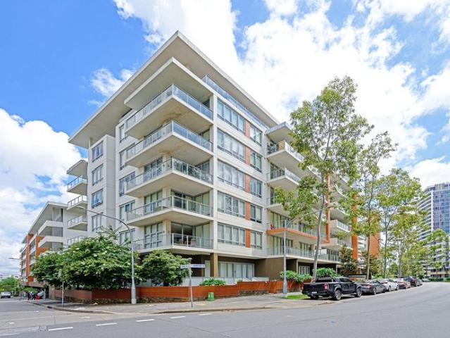 Three Bedroom Apartment With View in Prime Location