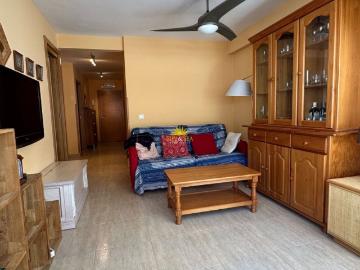 THREE BEDROOM APARTMENT FOR RENT ON THE FIRST LINE OF THE BEACH IN CALPE
