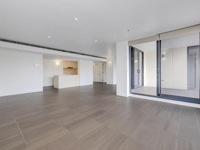 Three Bedroom Apartment in the Heart of Port CBD