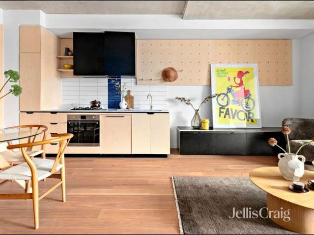 Three Bedroom Apartment in Brunswick