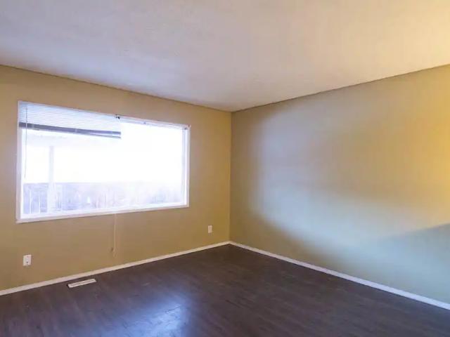 Three Bedroom Apartment in Excellent Location