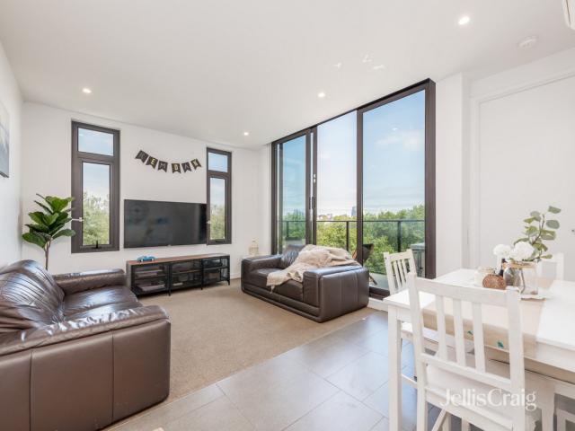 Three Bedroom apartment in North Melbourne