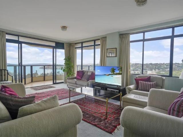 Three Bedroom Apartment in One of the Eastern Suburbs' Most Desirable Buildings
