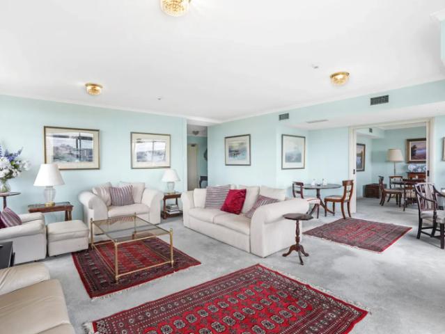 Three Bedroom Apartment in One of the Eastern Suburbs' Most Desirable Buildings