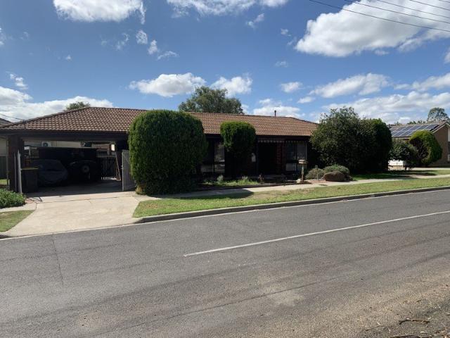Three bedroom Brick Home Close to Botanical Gardens