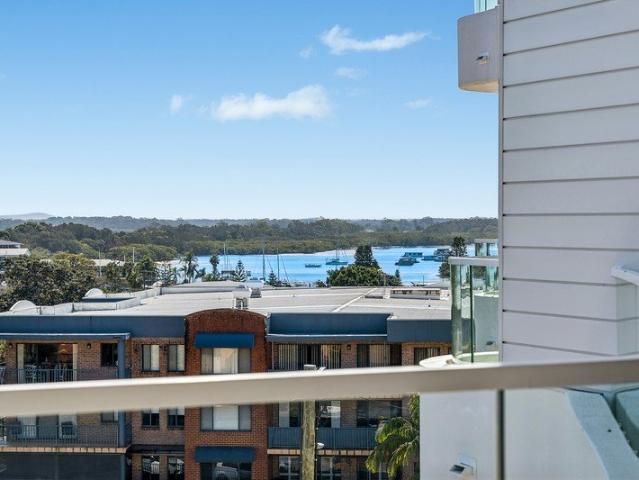 Three bedroom contemporary apartment  CBD opulence