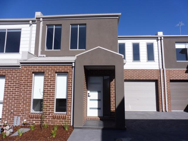 Three bedroom contemporary living