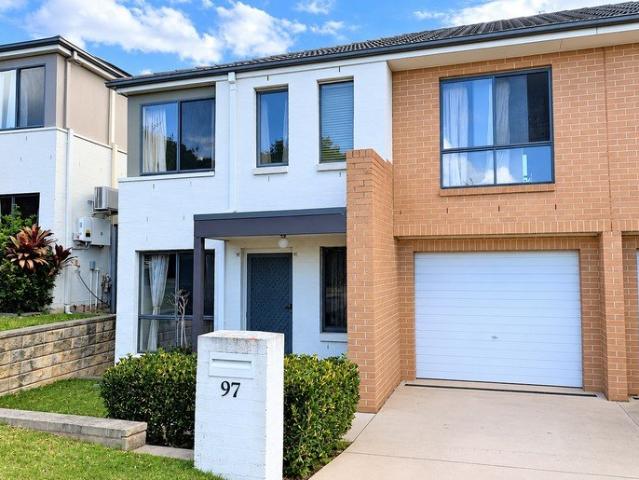 Three Bedroom Duplex with Swimming Pool Access