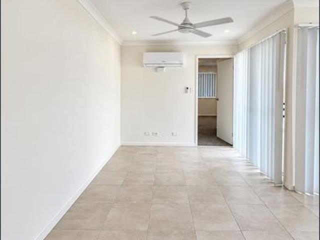 THREE BEDROOM DUPLEX IN QUIET STREET
