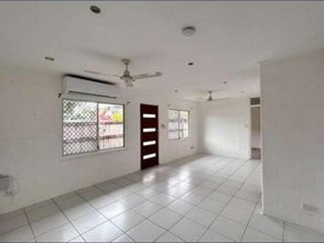 Three Bedroom Duplex located in Manoora
