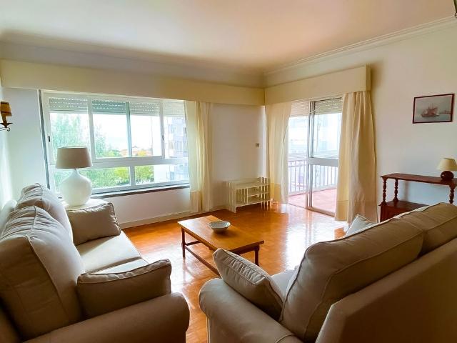 Nice furnished 3 bedroom flat in Galiza, Estoril