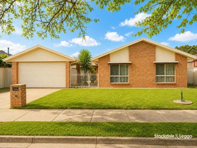 THREE BEDROOM FAMILY HOME IN POPULAR HAWKINS HEIGHTS ESTATE