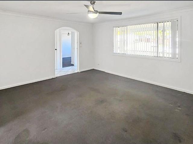 Three bedroom family home, walking distance to Boronia Park!