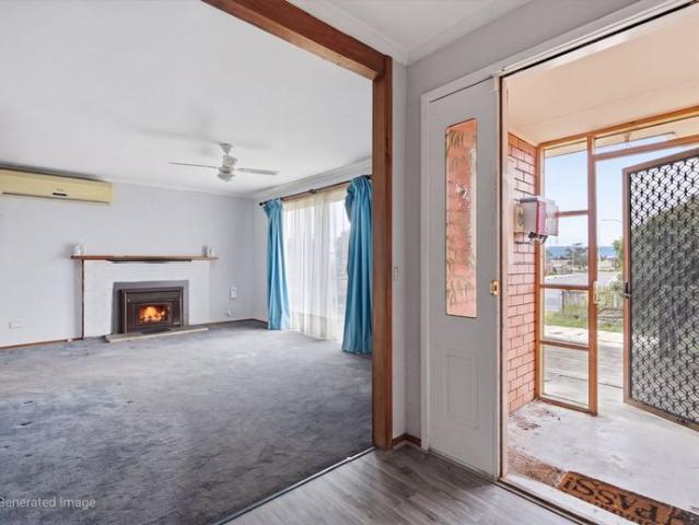 Three Bedroom Family Home with Large Garage