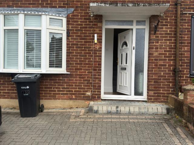 Three bedroom family house chigwel £2150