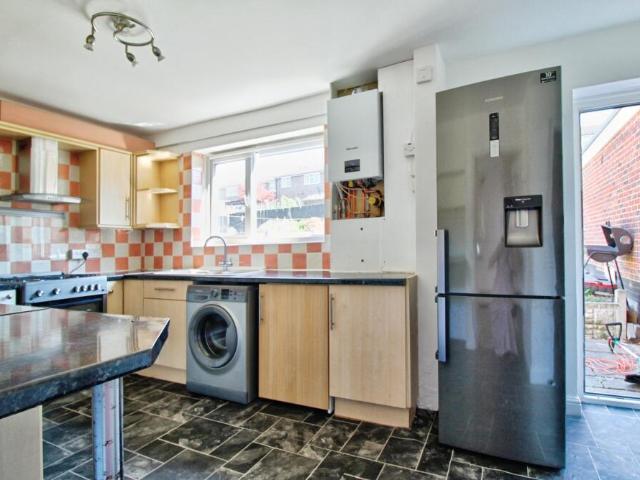 Three bedroom Family House Close to Henault Station