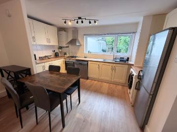 Three bedroom flat in Muswell Hill