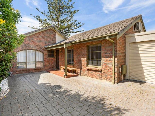 Three Bedroom Freedom With Glenelg At Your Fingertips