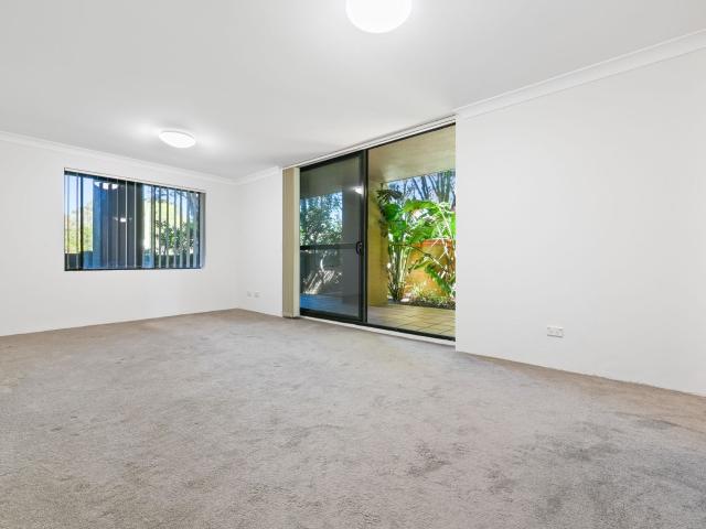Three bedroom garden apartment in Sydney Park Village