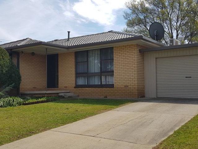 Three Bedroom Gem Offering Convenience and Lifestyle