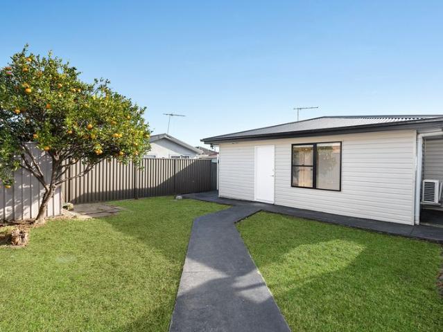 Three bedroom granny flat in sought after locale