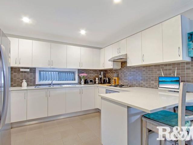 THREE BEDROOM GRANNY FLAT!