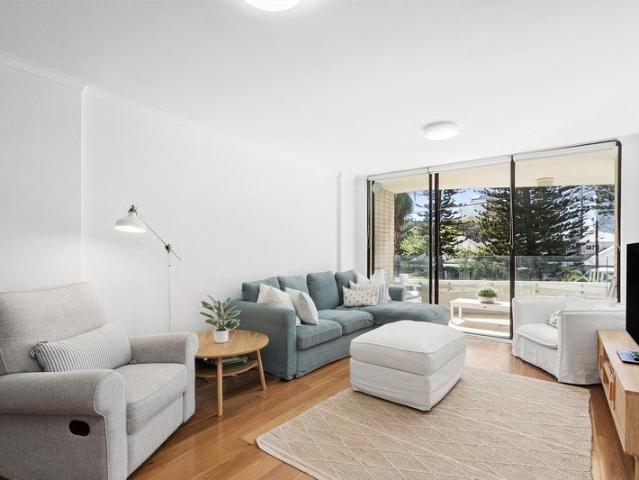 Three Bedroom Haven with Sand, Surf and Village Life