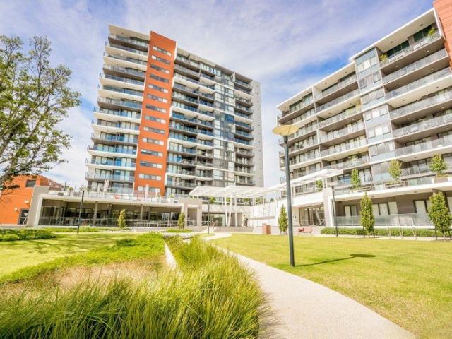 Three bedroom high rise with spectacular views