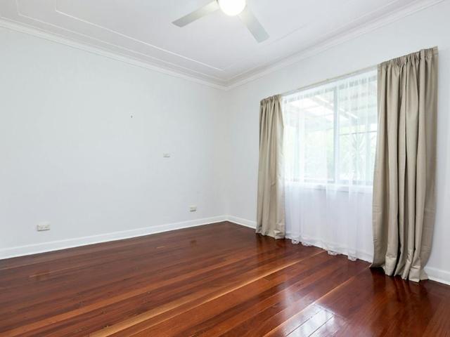 Three Bedroom Home Centrally Located to Local Schools