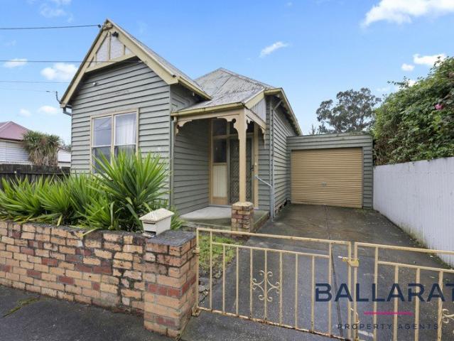 Three Bedroom Home Close Living to CBD