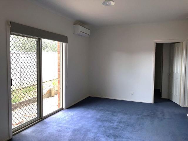 THREE BEDROOM HOME CLOSE TO FEDERATION UNIVERSITY MT HELEN CAMPUS
