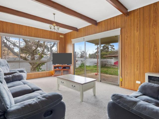 Three bedroom home, close to local schools