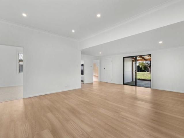 Three Bedroom Home Close to Schools & Shopping