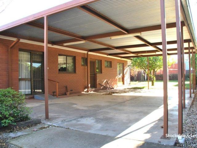 THREE BEDROOM HOME CLOSE TO THE CBD