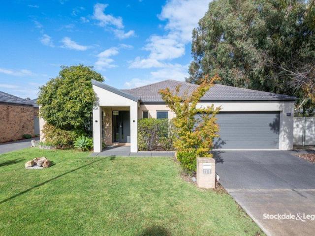 THREE BEDROOM HOME CLOSE TO THE SHEPPARTON GOLF COURSE