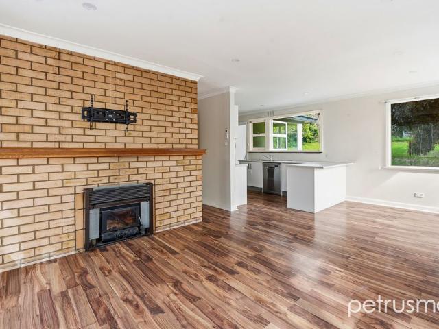 Three Bedroom Home Backing onto Adina Park
