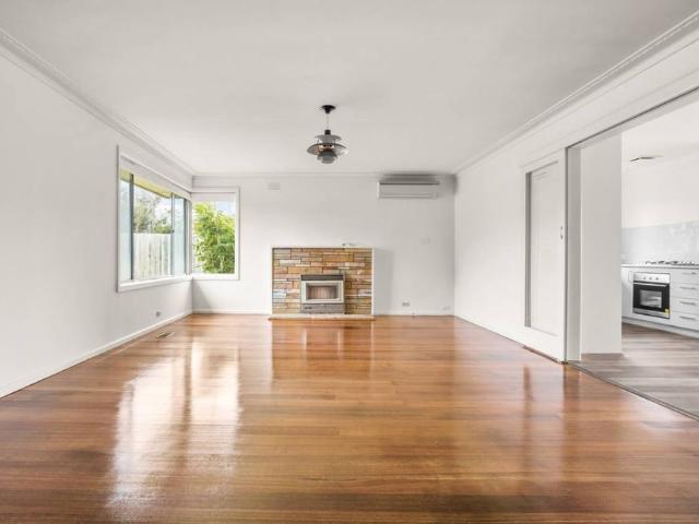 THREE BEDROOM HOME | EXPANSIVE BLOCK | CONVENIENT LOCATION